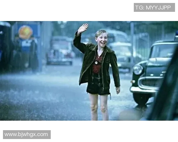 当电影明星邂逅足球明星：璀璨爱情背后的故事与挑战